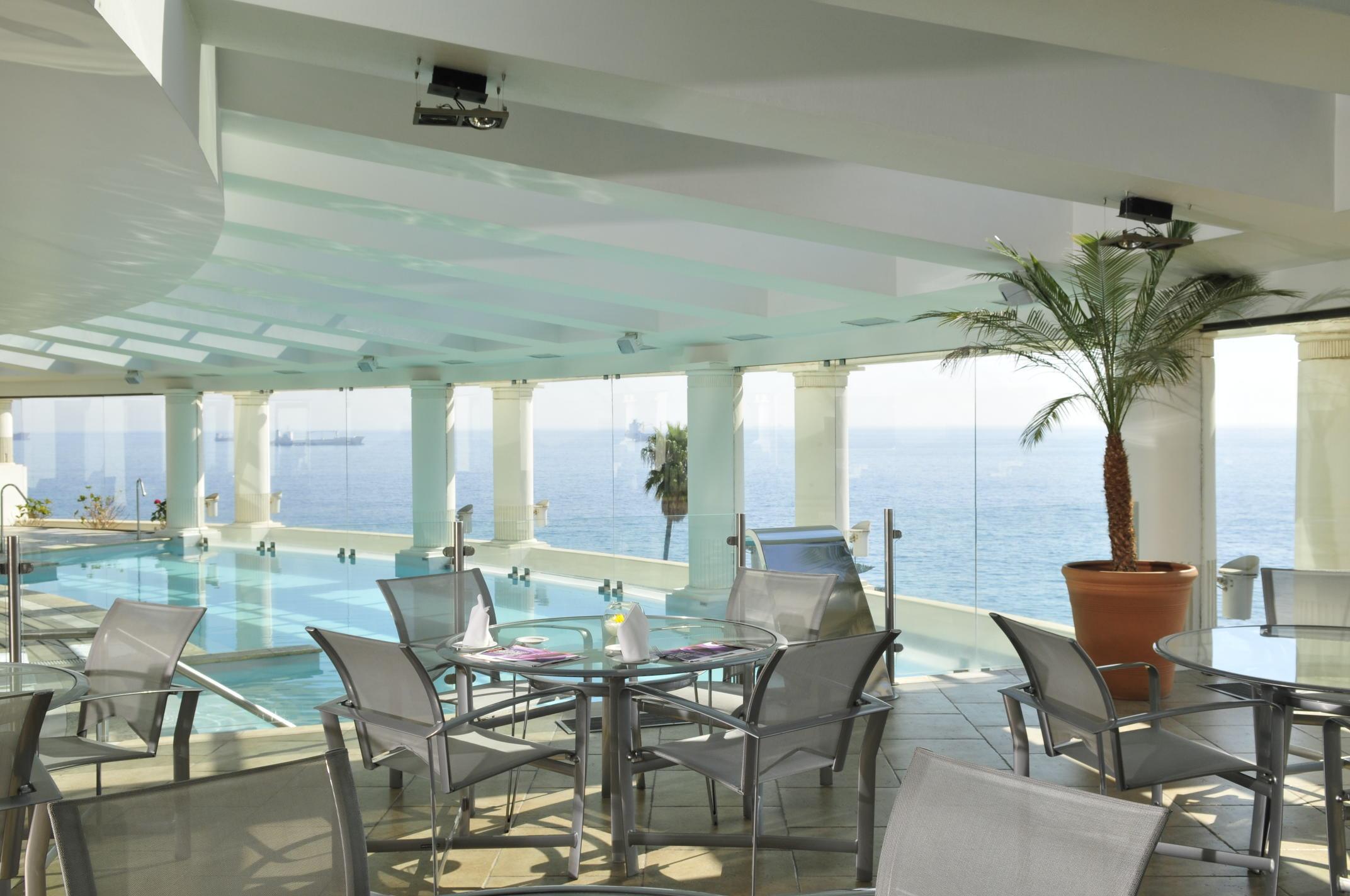 Enjoy Vina Del Mar Hotell Exteriör bild The pool at the 360°