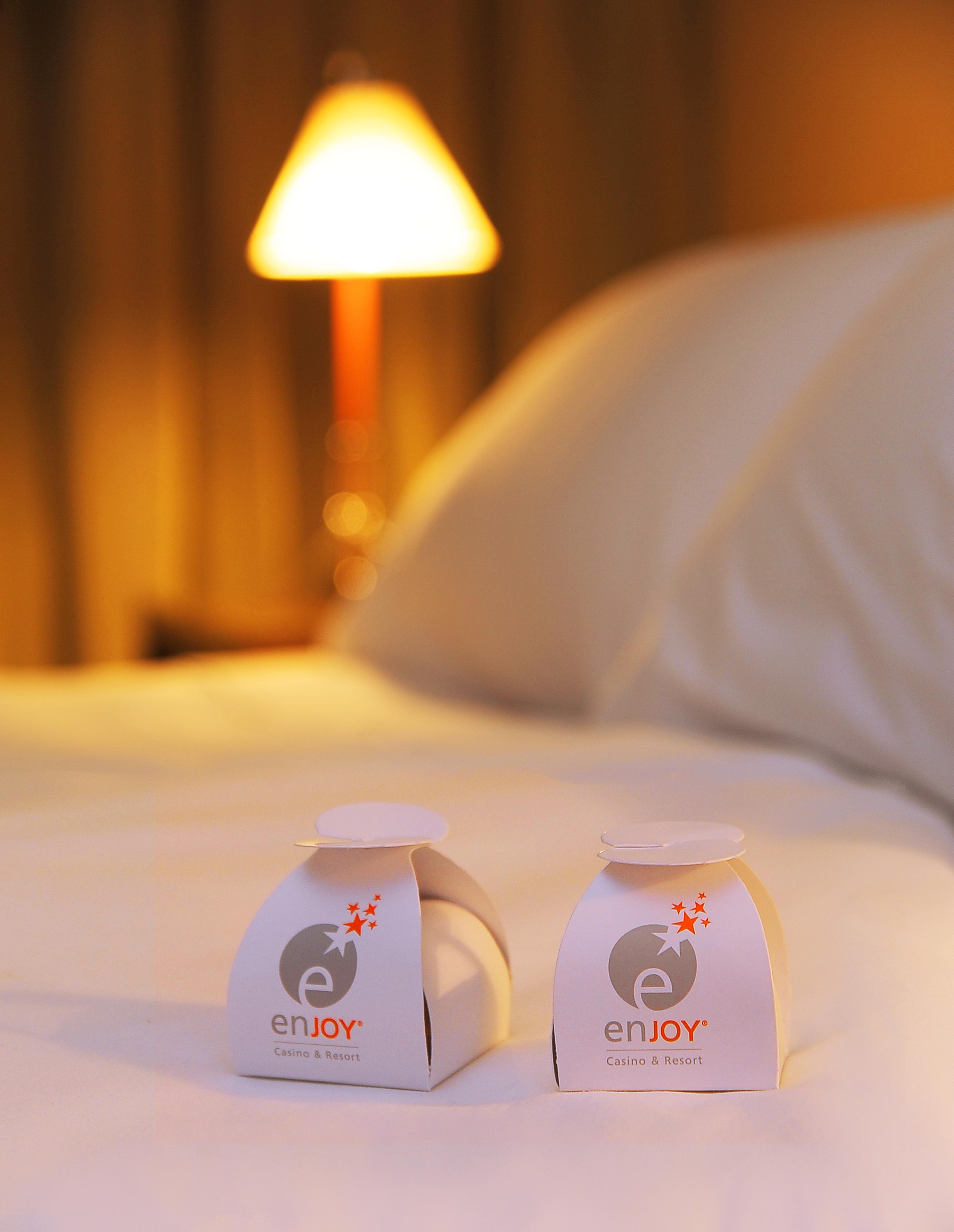 Enjoy Vina Del Mar Hotell Exteriör bild A pair of hotel slippers