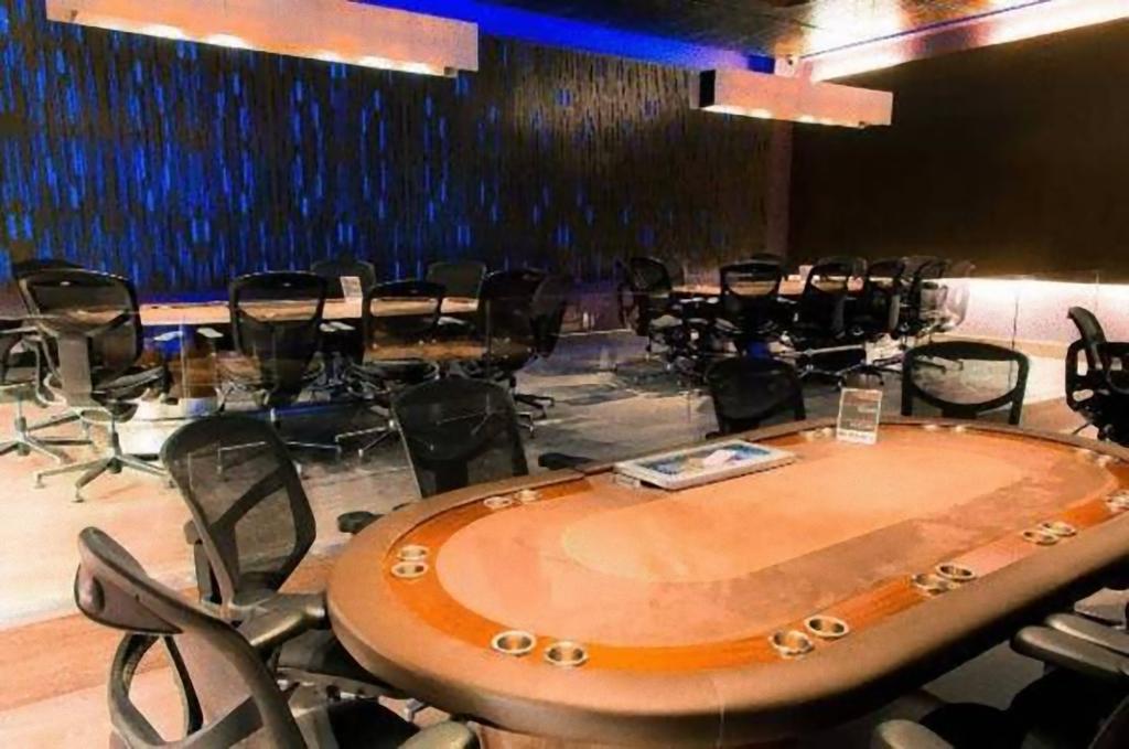 Enjoy Vina Del Mar Hotell Exteriör bild A poker room at the Wynn Las Vegas